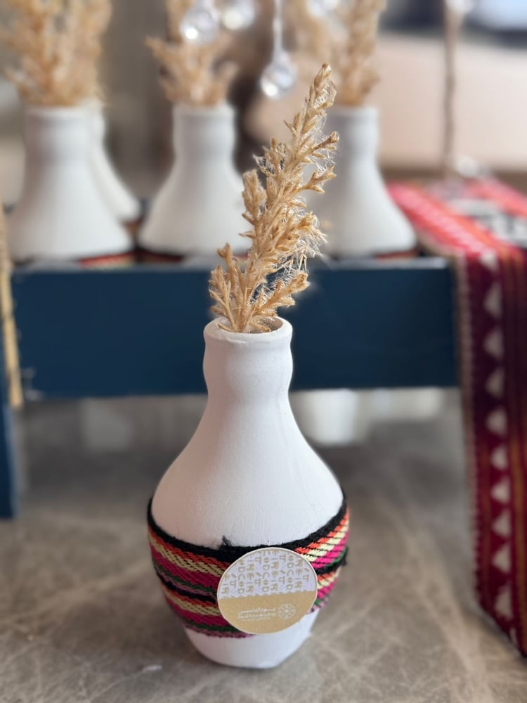 مزهرية فخار مع شريطة سدو