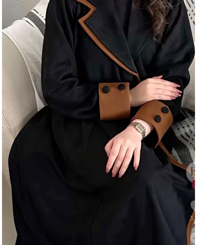 عبايه كريب باكمام بنيه