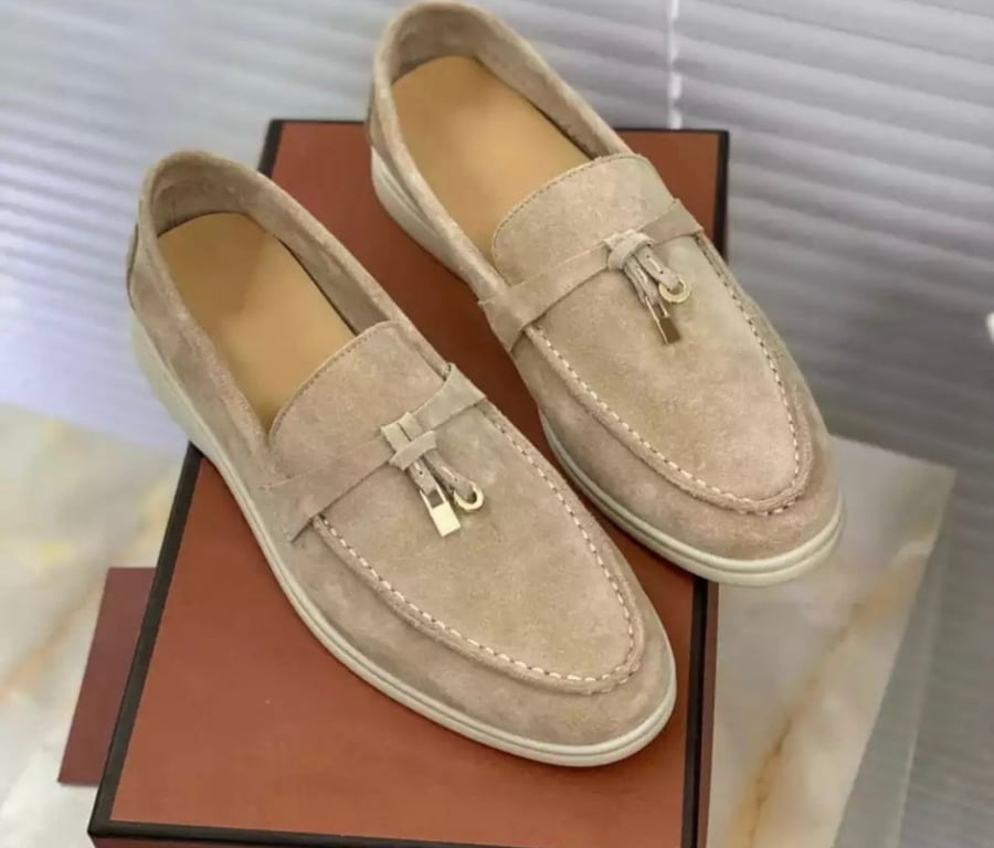 Loro Piana summer charms for women’s