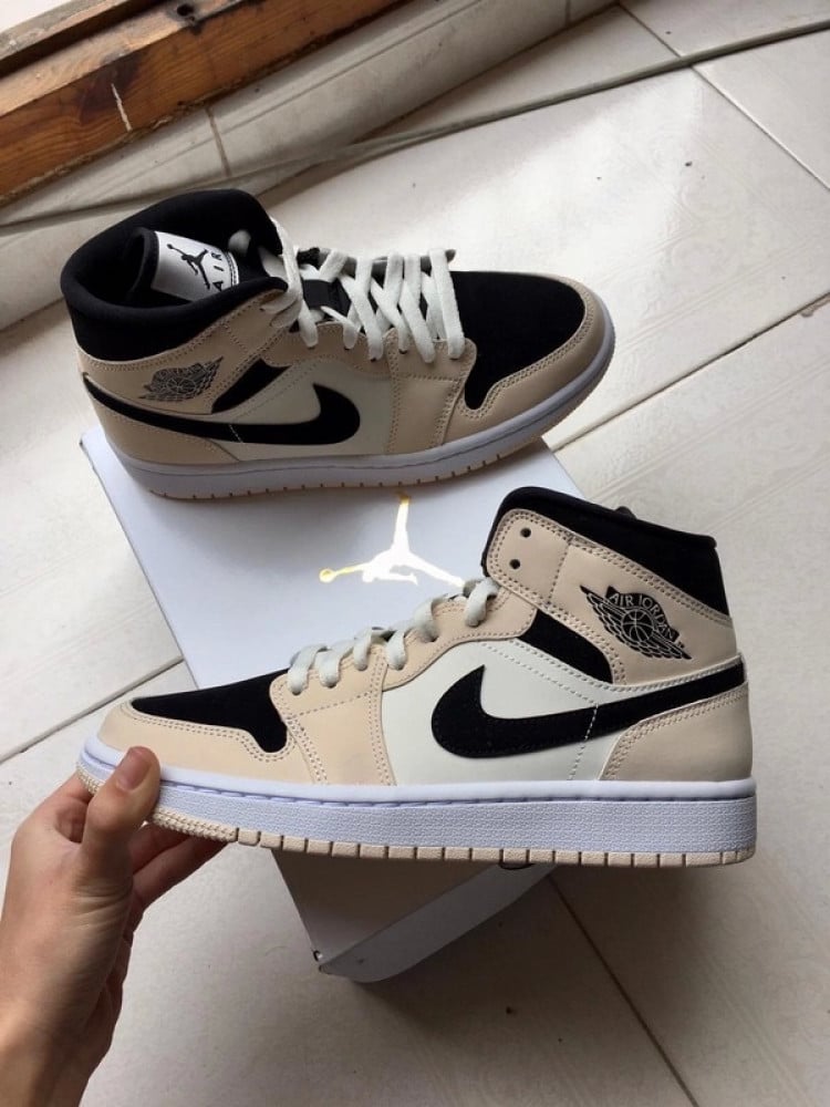 Air Jordan 1 Mid  “Beige