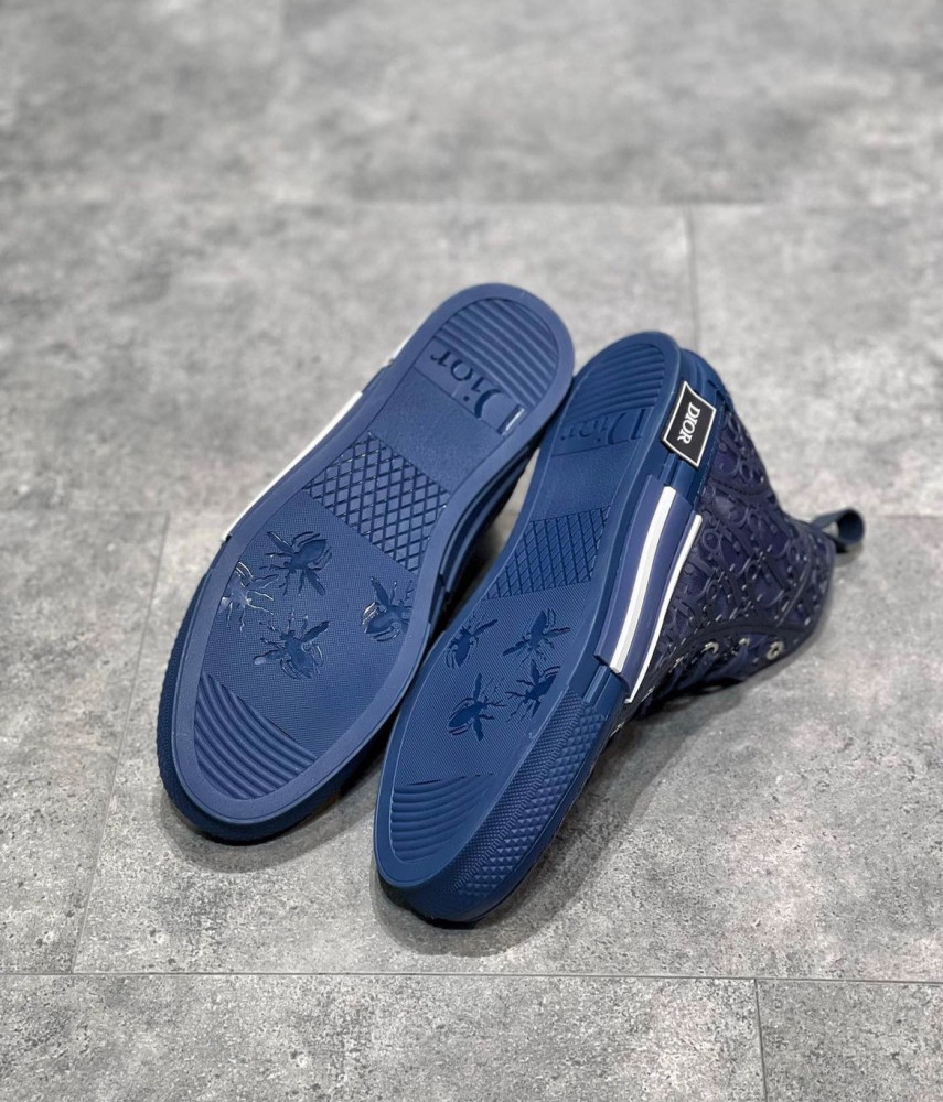 Dior high top sneakers B23