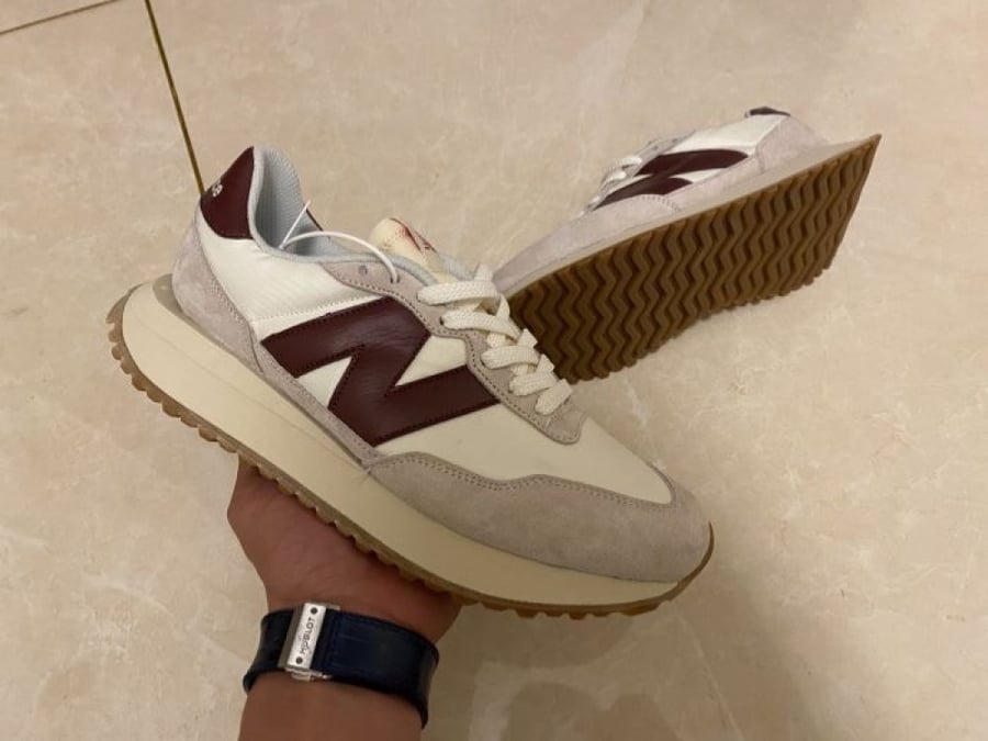 New Balance 237 Off White