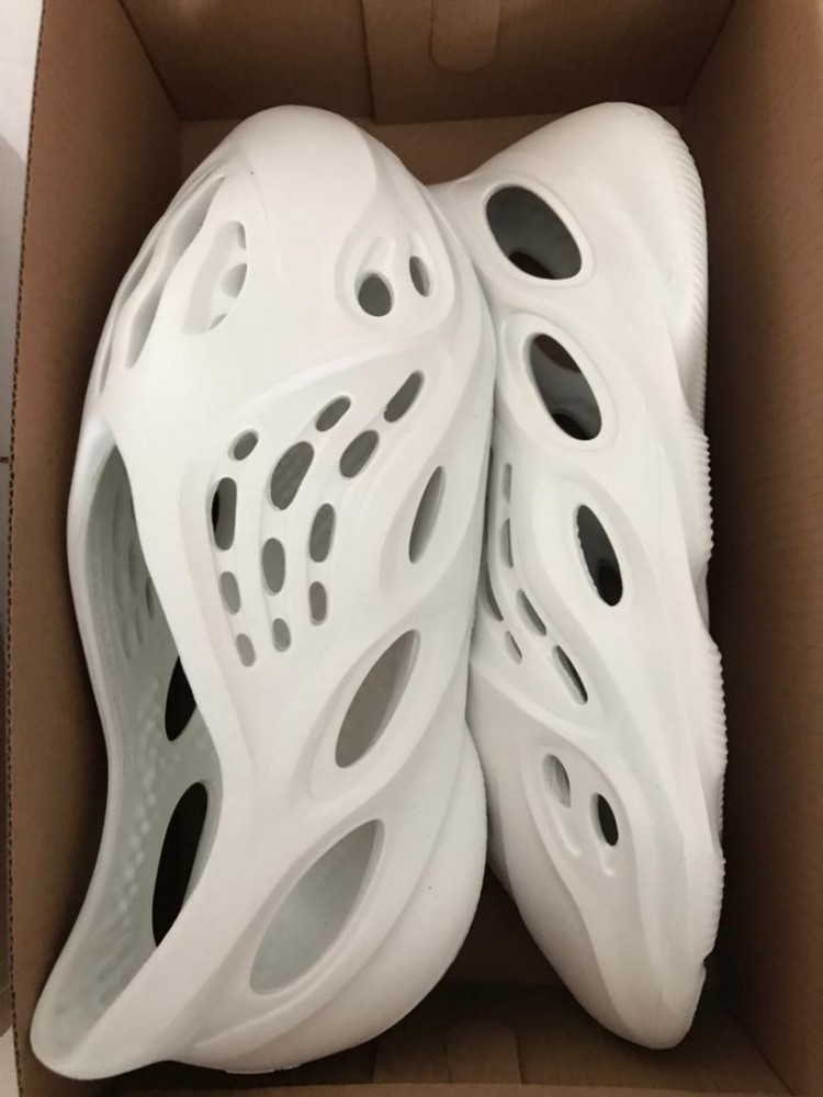 Adidas Yeezy Foam RNNR Arart