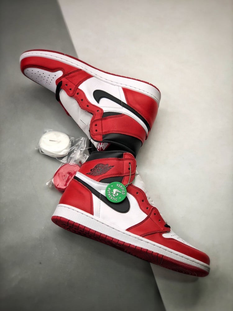 Air Jordan 1 Retro High OG “Chicago”