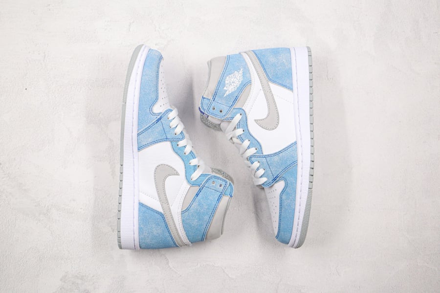 AIR JORDAN 1 HIGH OG Retro HYPER ROYAL