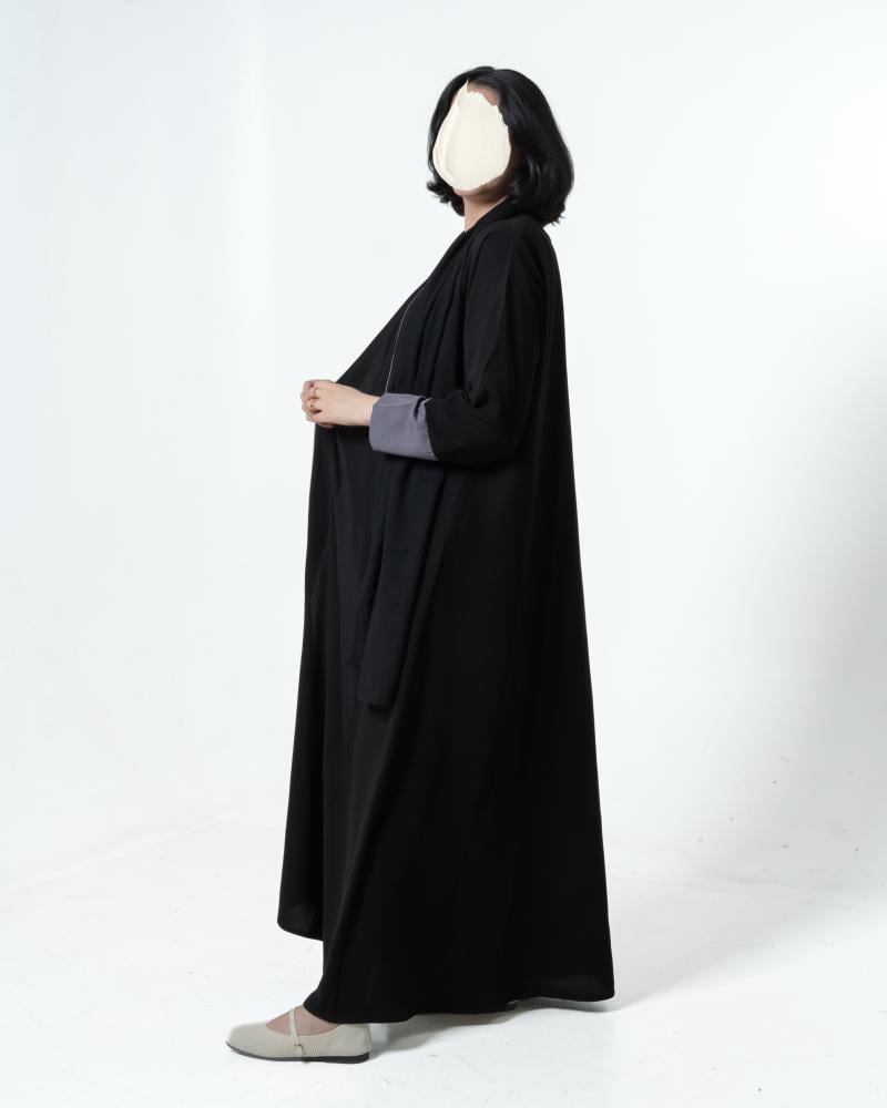 عبايه كريب اسود فاحم