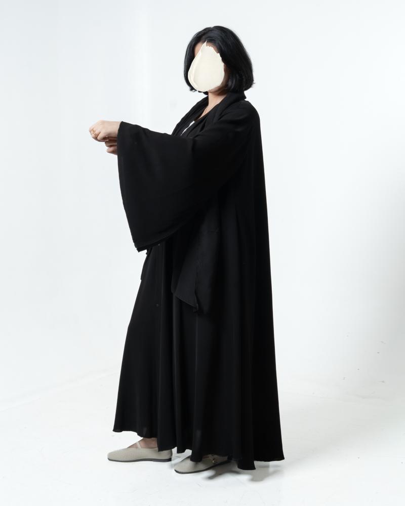 عباية كريب اسود اكمام واسعة