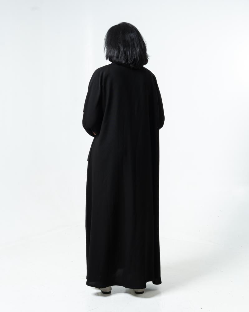 عباية كريب اسود تطريز اكمام
