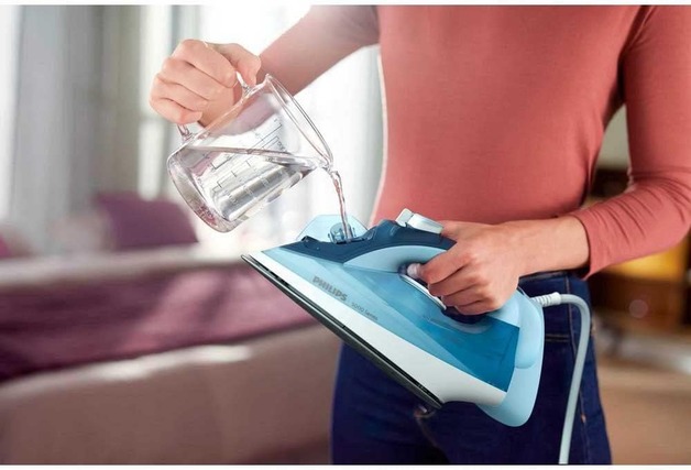 Philips DST5020/26 Steam Iron, Continuous Steam Flow, 2400W, 320ml, 2-Year Warranty