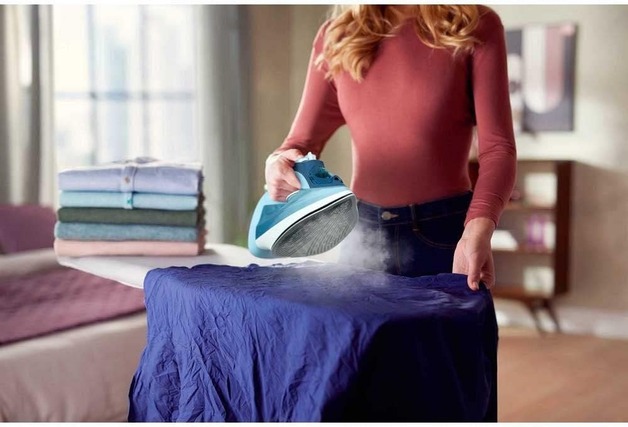 Philips DST5020/26 Steam Iron, Continuous Steam Flow, 2400W, 320ml, 2-Year Warranty