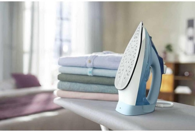 Philips DST5020/26 Steam Iron, Continuous Steam Flow, 2400W, 320ml, 2-Year Warranty