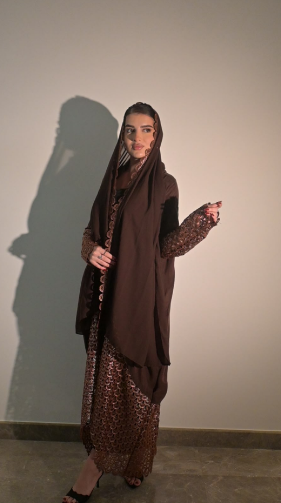 عباية حرير مغسول مع جبير بني غامق