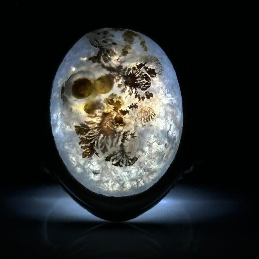 Indian Sulaimani agate ring with carved design