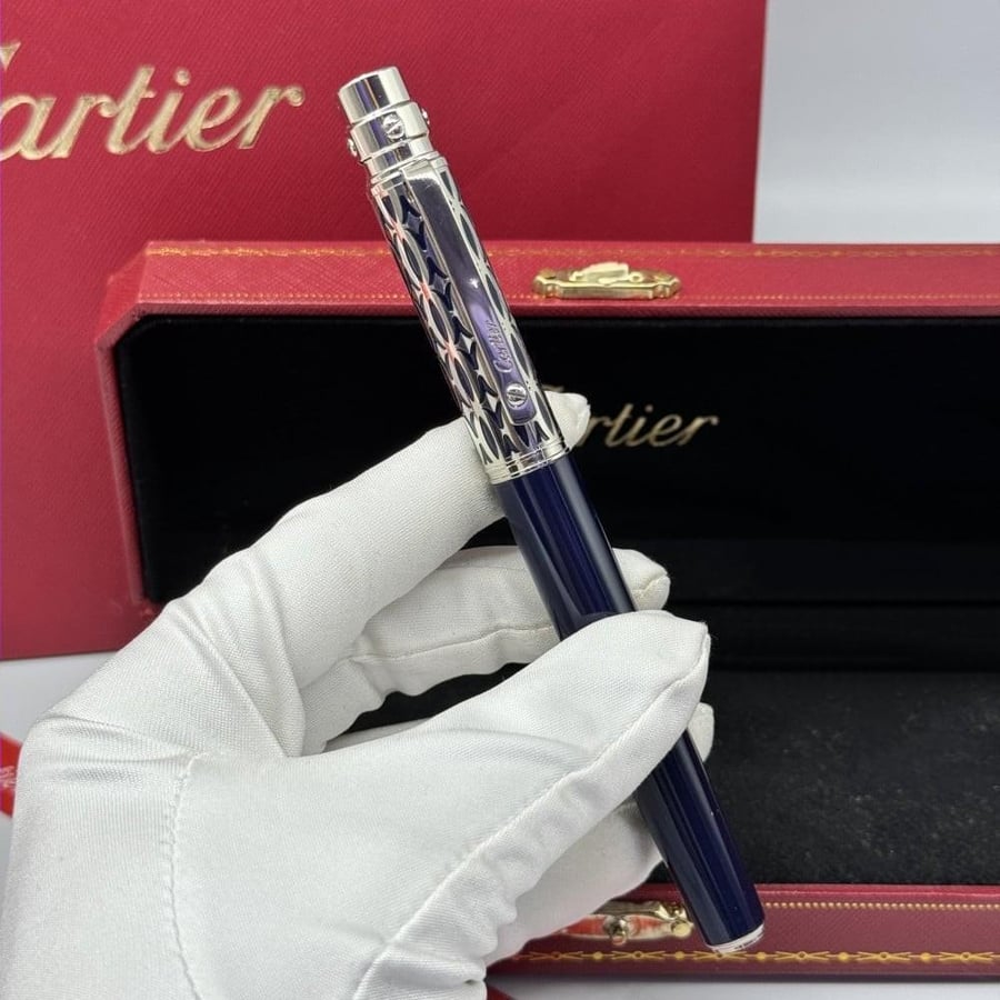 Cartier men's pen Santos cover – elegant design with a luxurious box