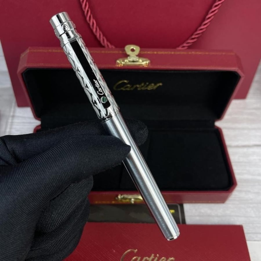 Cartier men's pen Santos cover – elegant design with a luxurious box