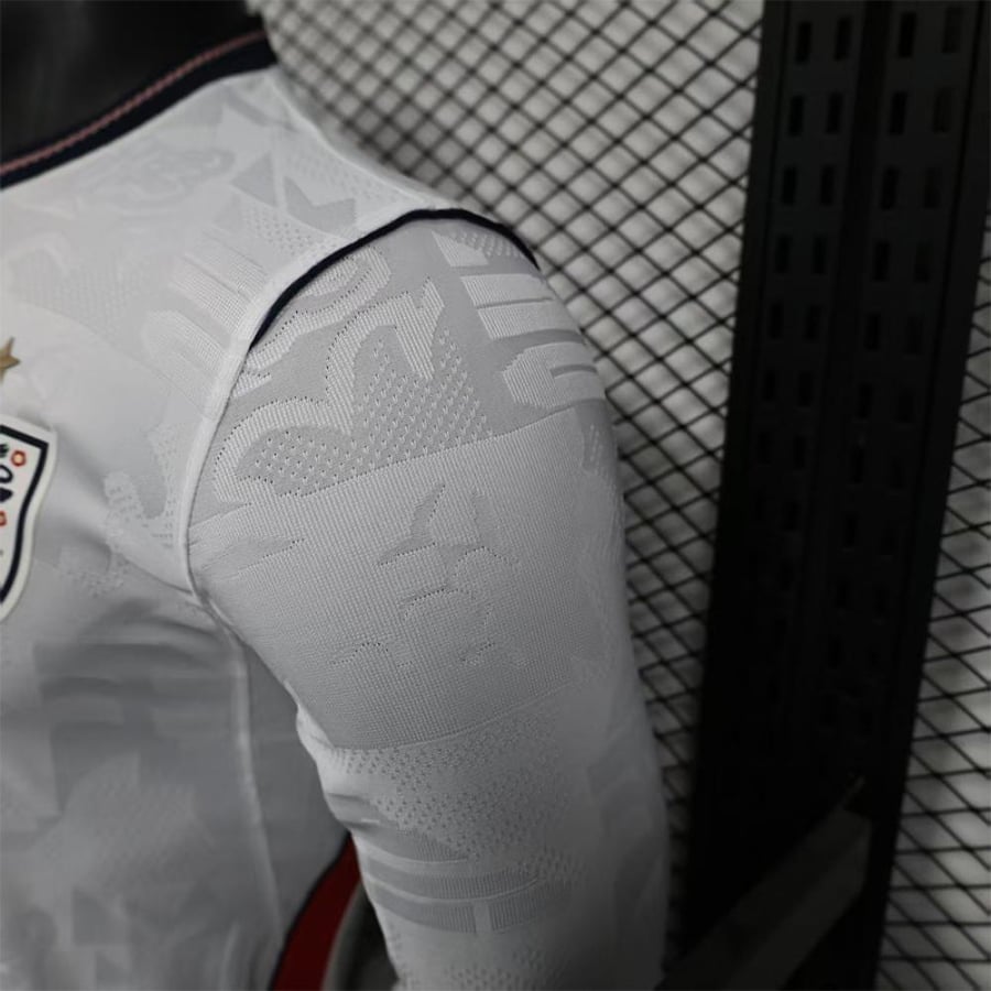 تيشيرت منتخب انجلترا الأساسي 2026