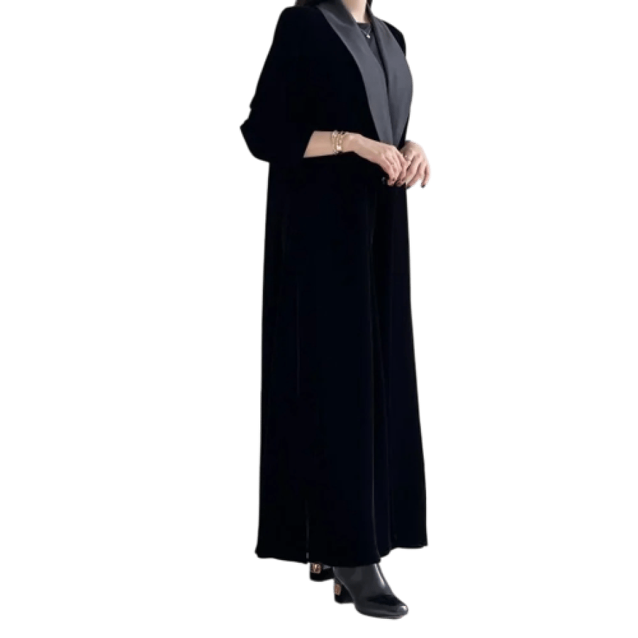 سترة نسائية طويلة أنيقة باللون الأسود مع طية صدر واسعة