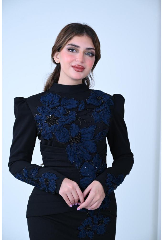 فستان الأسود بورود كحلية باكمام