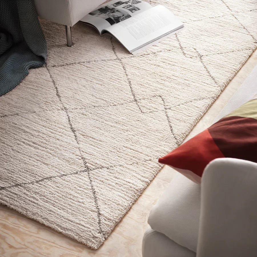 Luxurious thick puffer rug 133x195 cm - beige