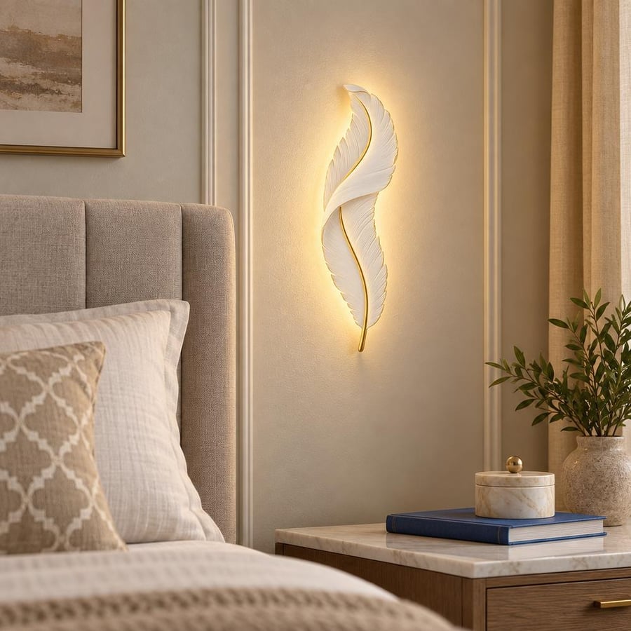 أبليك جداري جبس بتصميم ريش 45 × 10 سم – ذهبي أو أسود | مؤسسة الخطوط الأربعة