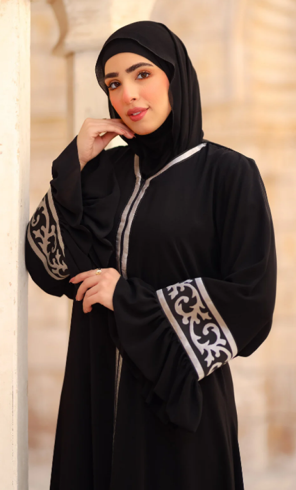 SIDRAALMONTAHA عباية موديل المنار اسود كريب سعودي مزودة بسحاب امامي