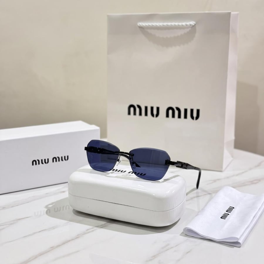 نظارة شمسية MIU MIU