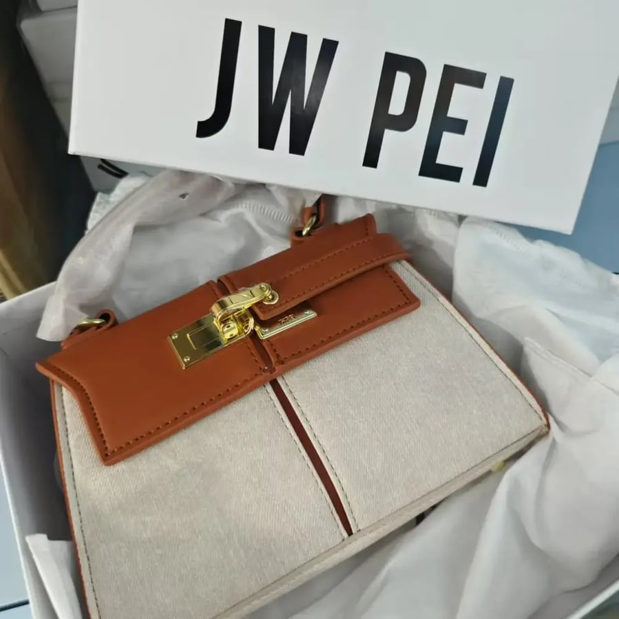 شنطة يد JW PEI دنيم زرقاء