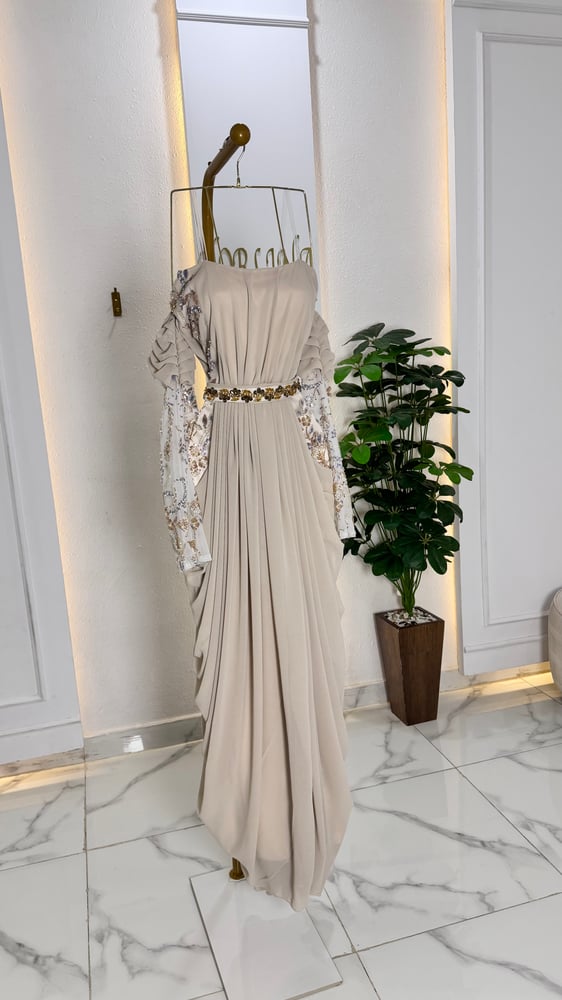 فستان شيفون ناعم بحزام مطرز اطلالة مسائية فخمة Soft chiffon dress