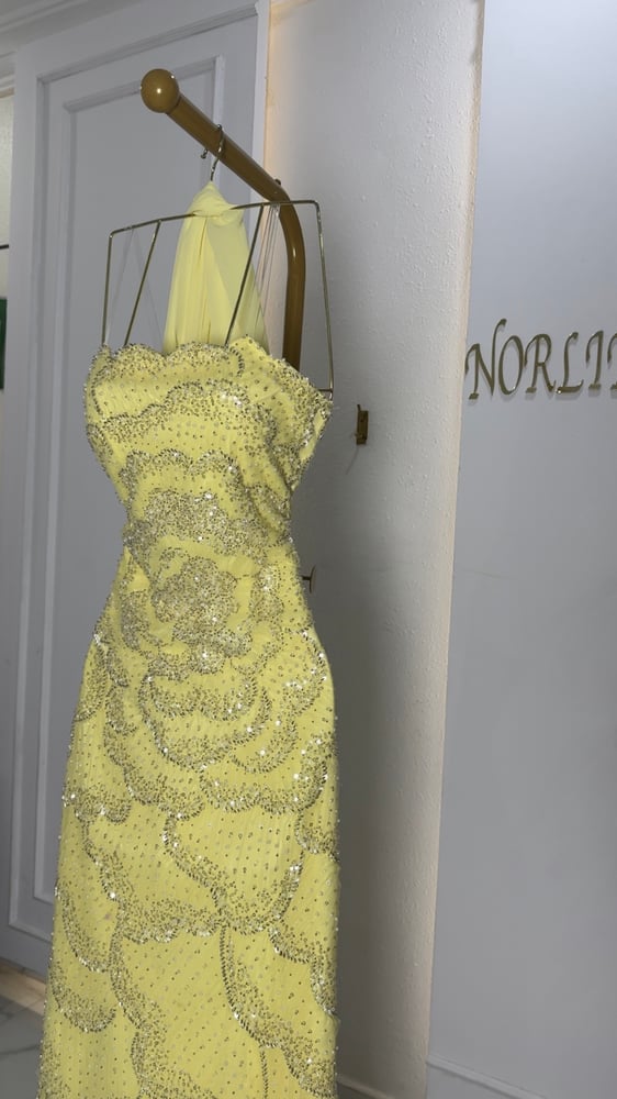 فستان اصفر كورسيه مع شال ناعم اطلالة فخمة yellow corset dress with