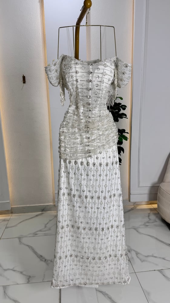 فستان مناسبات راقي بتفاصيل كريستال elegant crystal dress fashion