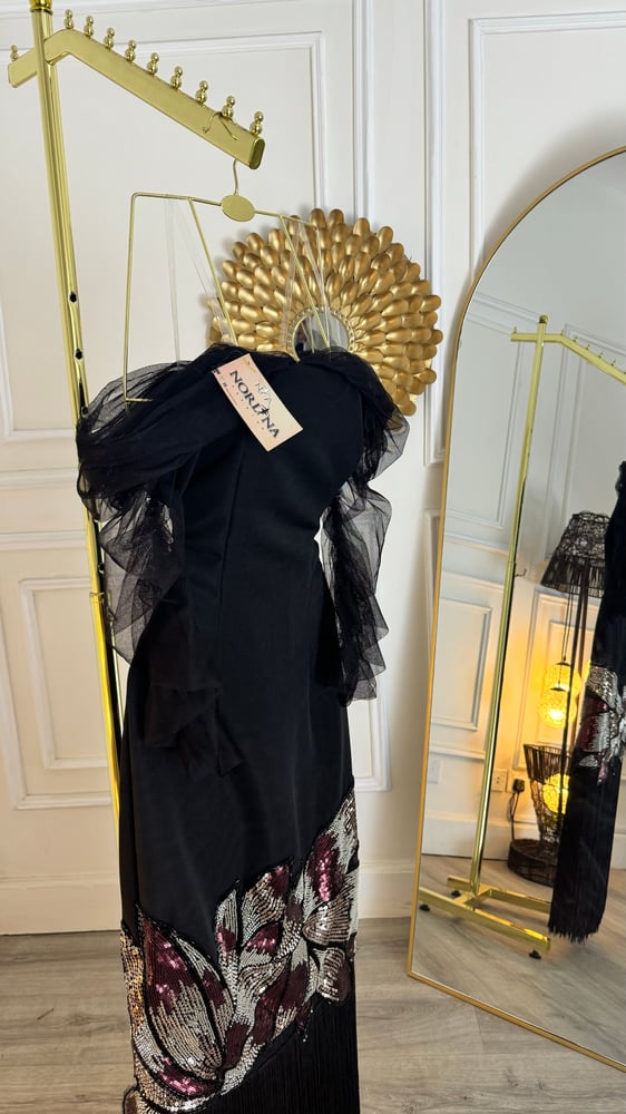 فستان اسود بهد وكلفه سهره
