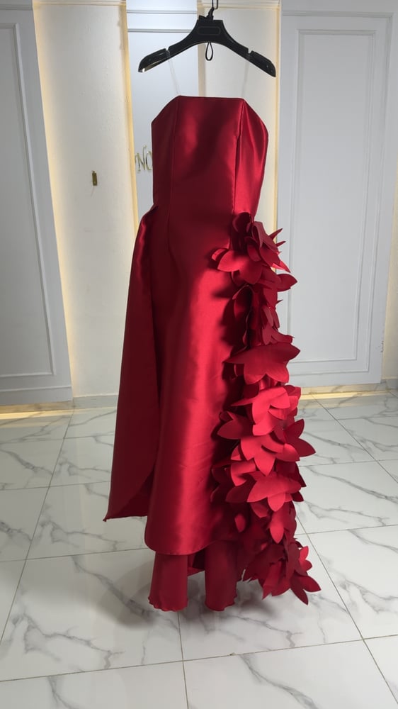 فستان الهامة احمر للمناسبات الكبيرة Elegant Floral Dress
