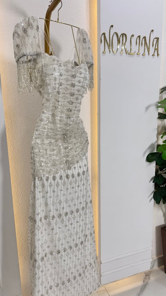 فستان ملكي ابيض طويل luxury bridal evening gown chic style