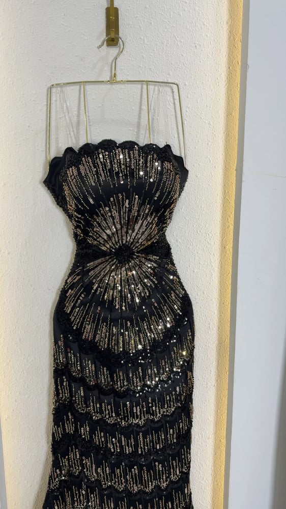 Strapless Black Dress فستان سهرة بقصة تب وشال خلفي انيق جدا