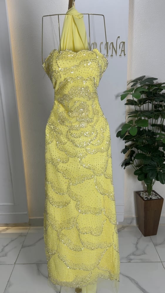 فستان اصفر ناعم فاخر مناسب المناسبات yellow luxury soft evening dr