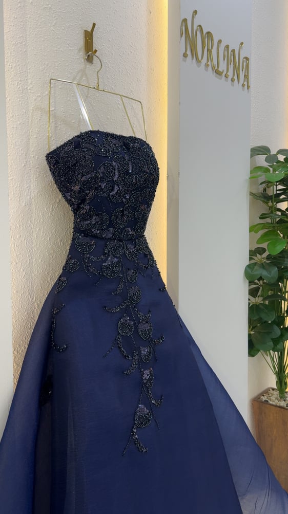 فستان سهرة ملكي Royal Navy Gown بتطريز فاخر ولمسة راقية