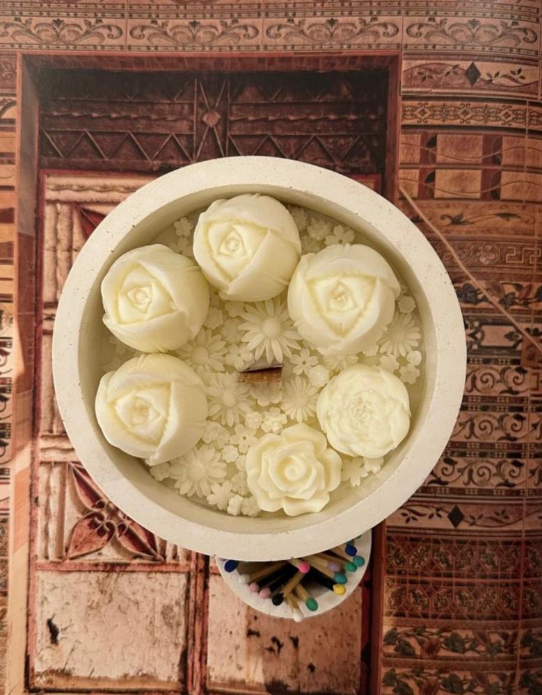 شموع بيضاء