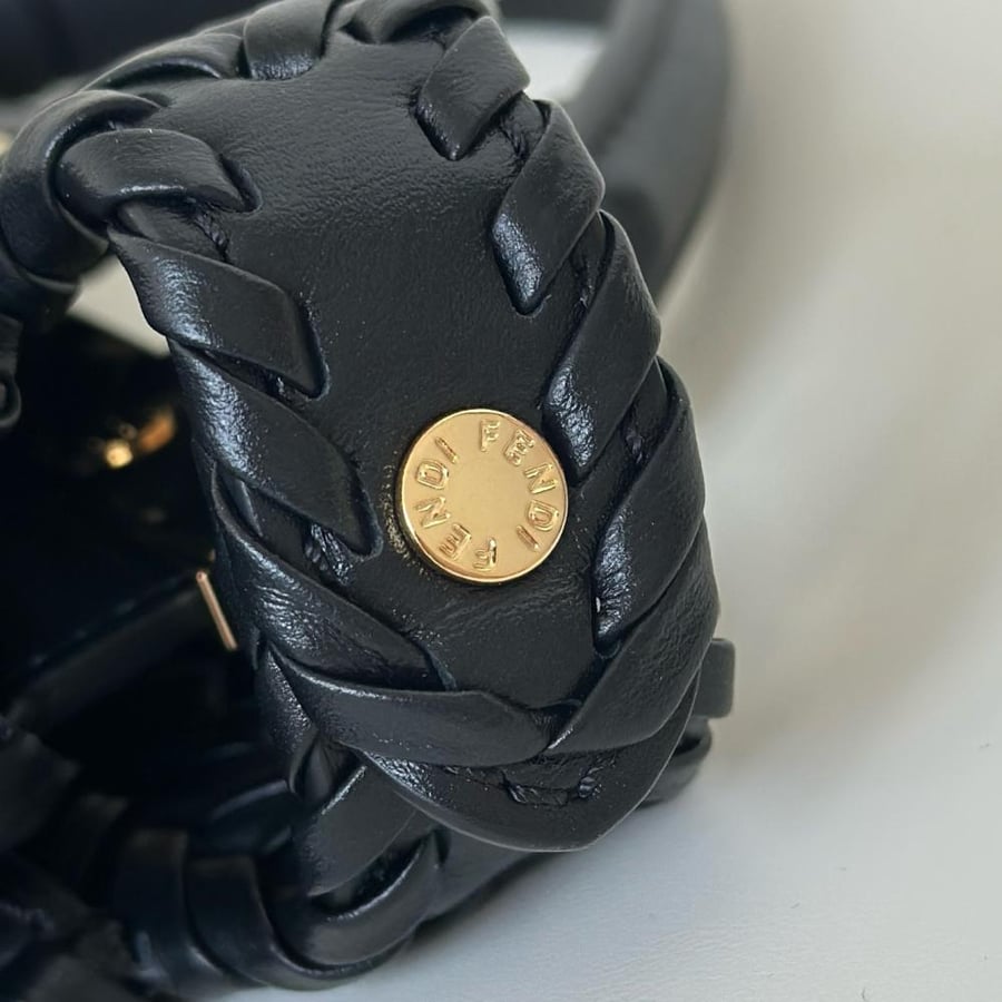 فندي Peekaboo mini