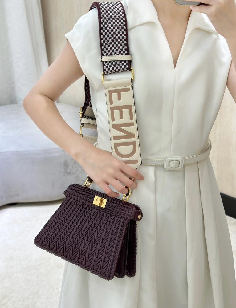 فندي Peekaboo mini