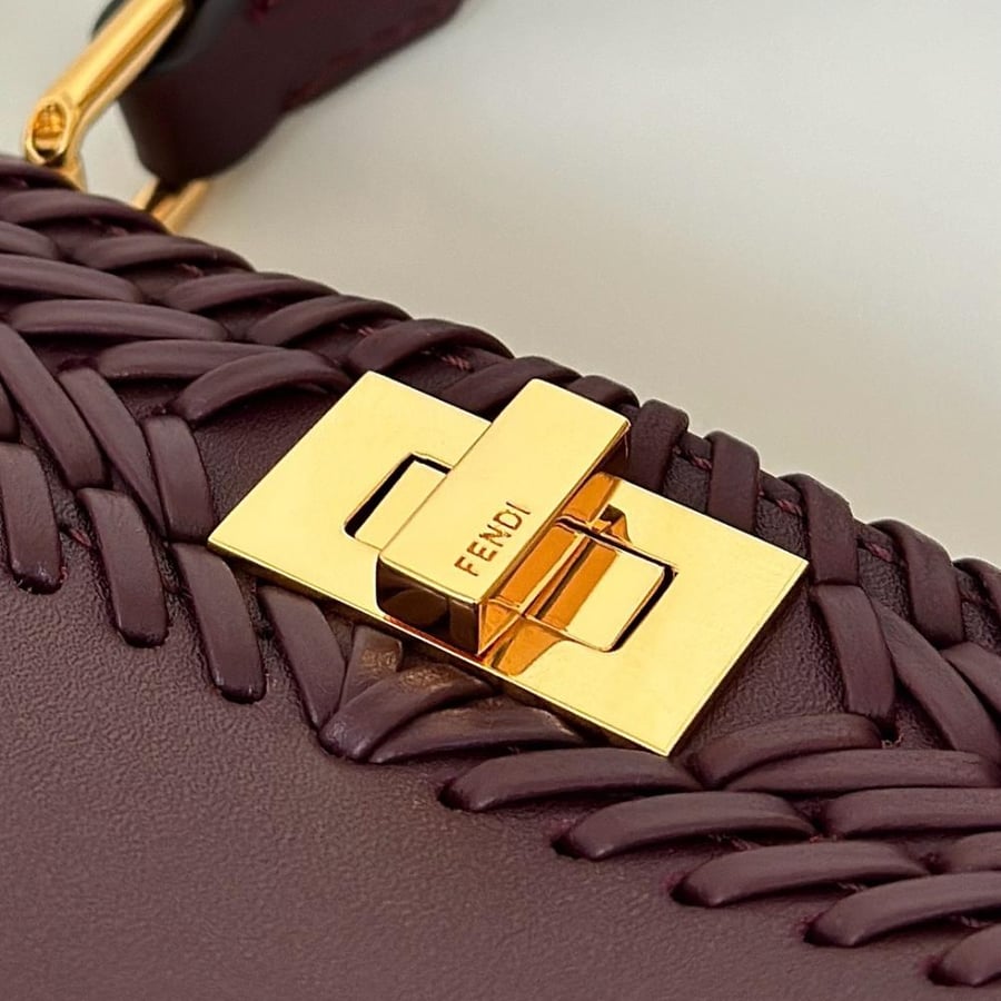 فندي Peekaboo mini