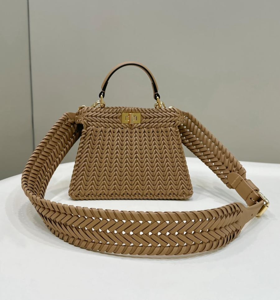 فندي Peekaboo mini