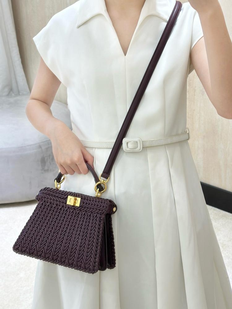 فندي Peekaboo mini
