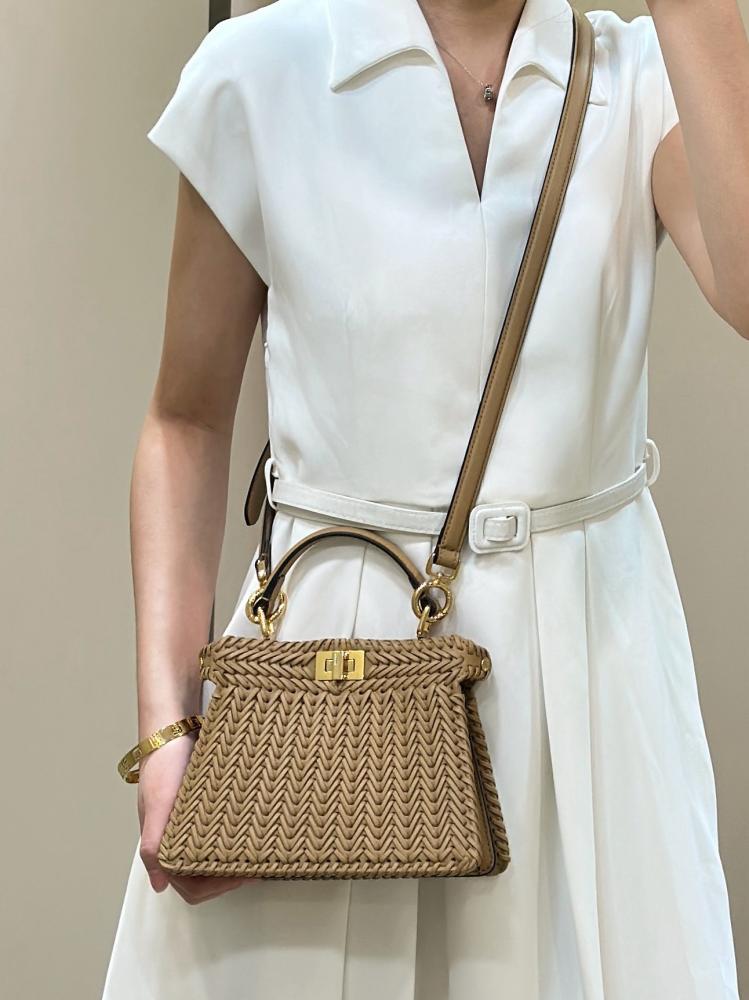 فندي Peekaboo mini