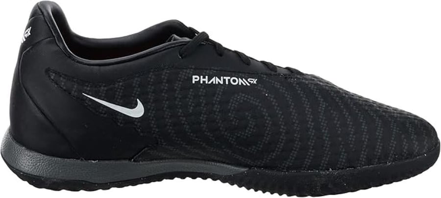 حذاء كوره قدم ولادي Nike