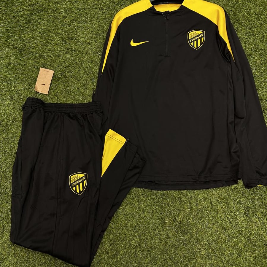 طقم الاتحاد الأسود تمارين أكمام طويلة 2026