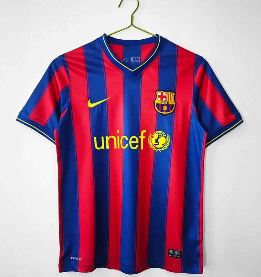 تي شيرت برشلونة 2010