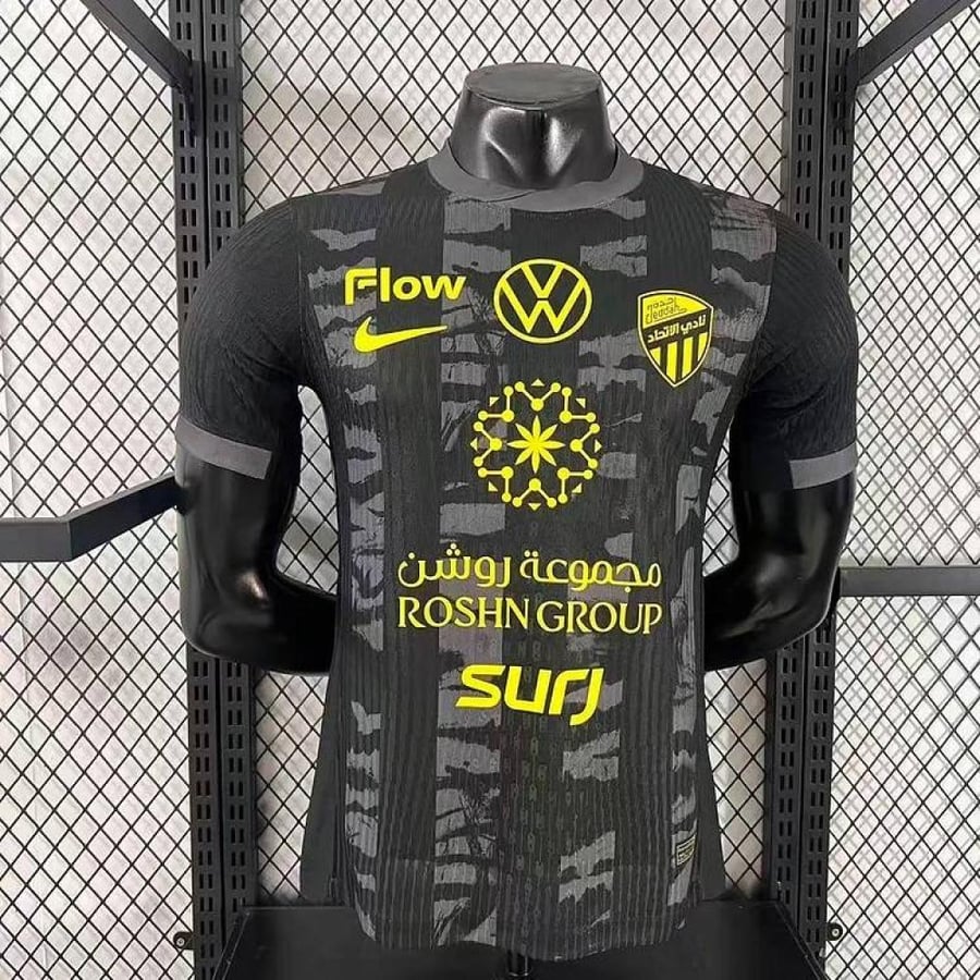 تي شيرت الاتحاد الأسود فئة اللاعبين 2026/25