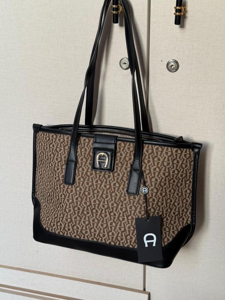 حقيبة اجنر AIGNER   توت باق