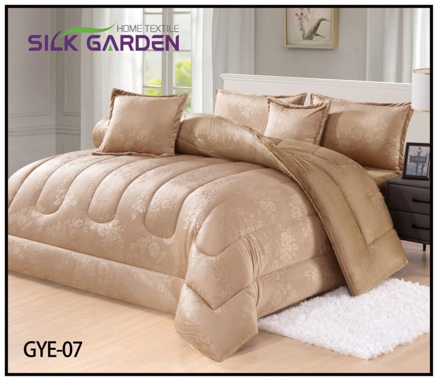 Winter two-person bedspread velvet and fur 8 pieces / Kayan