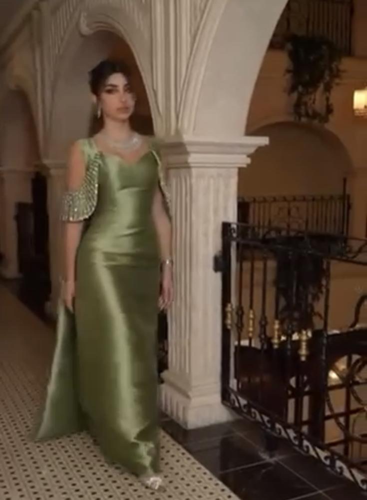 فستان  سهره  فخم زيتي